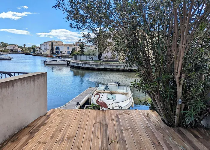 Belle Marina Avec Piscine Collective * Aigues-Mortes
